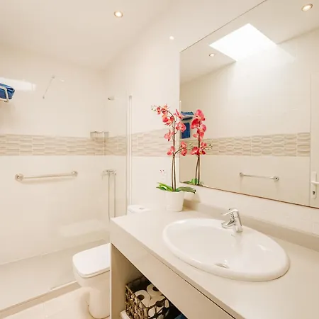 Old Town Reina Sofia 2 شقة *